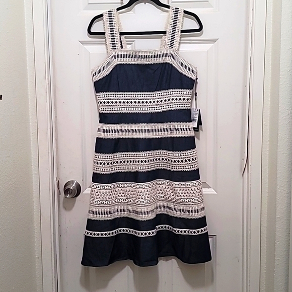 ADRIANNA PAPELL WOMEN'S DENIM FIT AND FLARE INDIGO LACE TRIM DRESS SIZE 6 - Picture 2 of 14